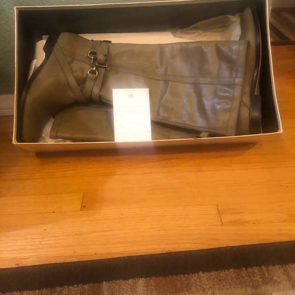 Women’s Coach riding boots! - Picture 6 of 6